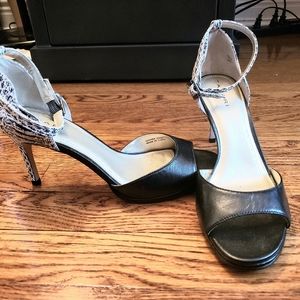 Tahari sandals
